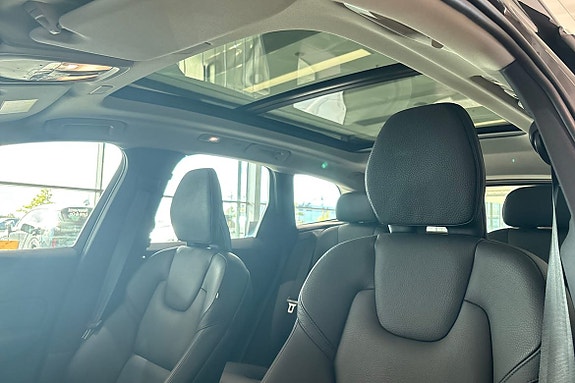 Volvo XC60 17 of 30