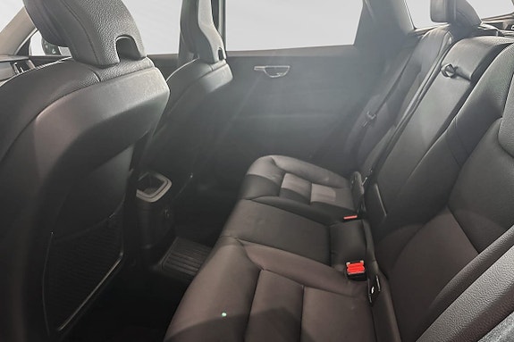 Volvo XC60 9 of 30