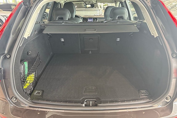 Volvo XC60 14 of 30
