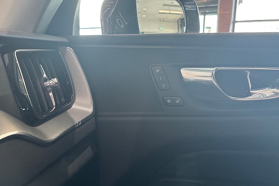 Volvo XC60 22 of 30