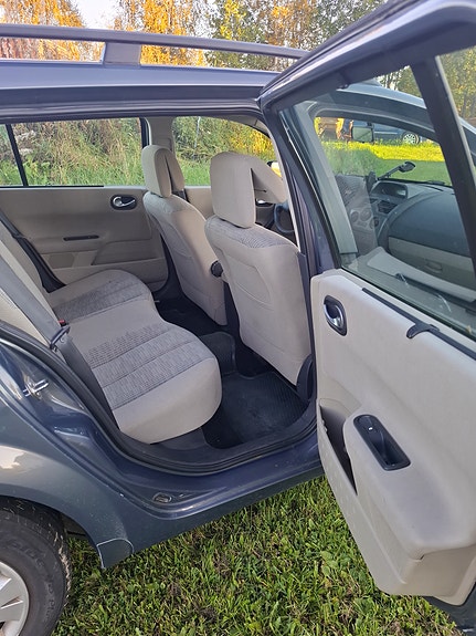 Renault Megane II 2 of 10