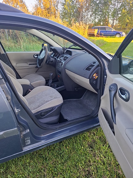 Renault Megane II 3 of 10