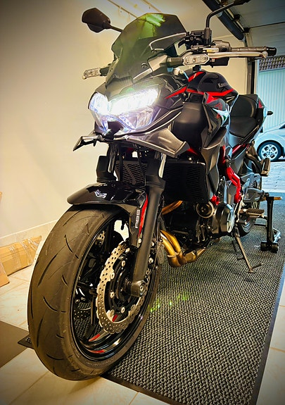 Kawasaki Z650 3 of 7
