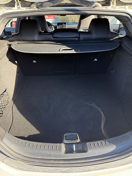 Mercedes-Benz CLA200 14 of 17