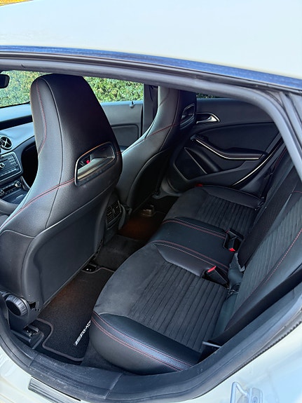 Mercedes-Benz CLA200 12 of 17