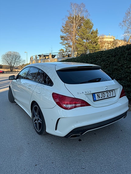 Mercedes-Benz CLA200 5 of 17