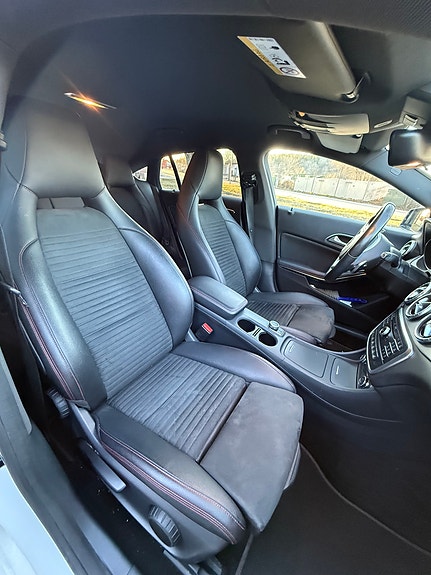 Mercedes-Benz CLA200 10 of 17