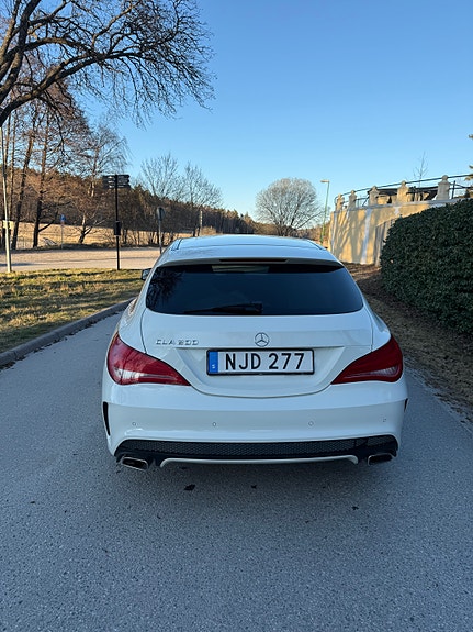 Mercedes-Benz CLA200 7 of 17