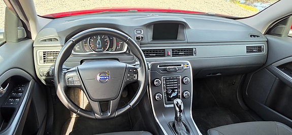 Volvo V70 6 of 12