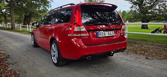 Volvo V70 2 of 12