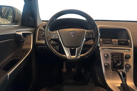 Volvo XC60 11 of 22