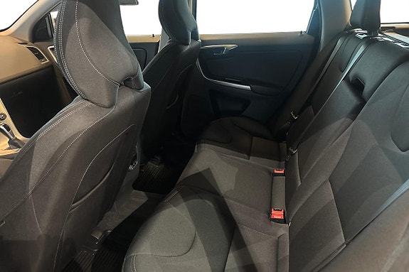 Volvo XC60 13 of 22