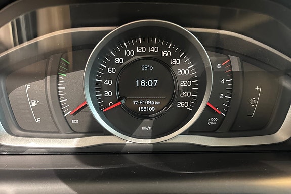 Volvo XC60 16 of 22