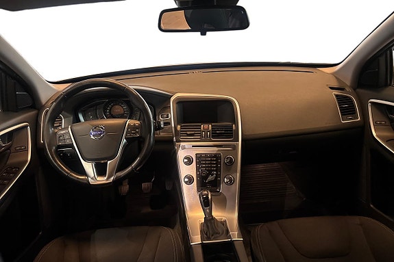 Volvo XC60 10 of 22