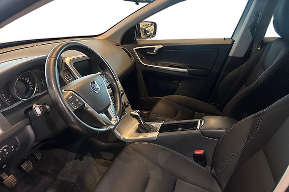 Volvo XC60 14 of 22