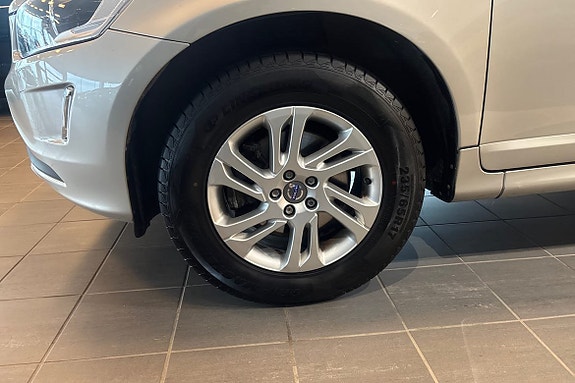 Volvo XC60 17 of 22