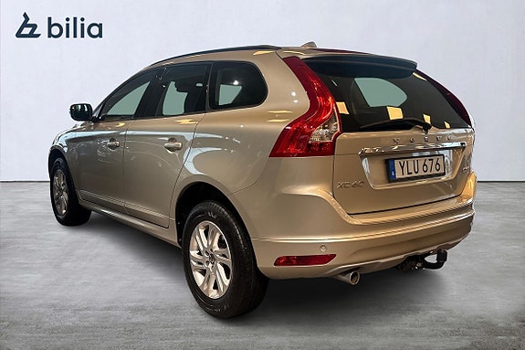 Volvo XC60 2 of 22