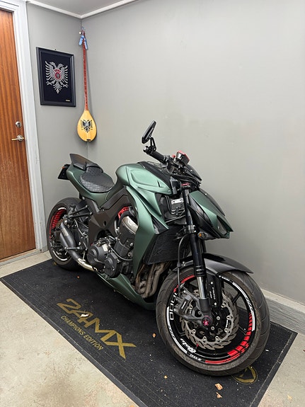Kawasaki Z1000 4 of 9