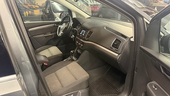 Volkswagen Sharan 5 of 9