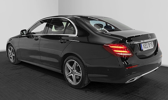 Mercedes-Benz E200 d 2 of 20