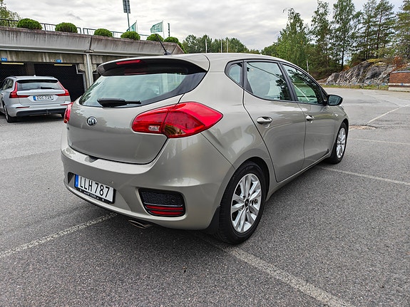 Kia Ceed 3 of 24