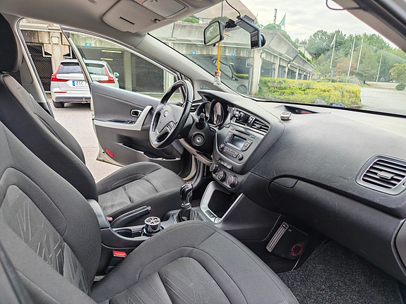 Kia Ceed 13 of 24