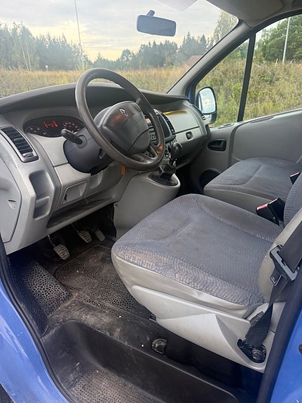 Renault Trafic 14 of 22