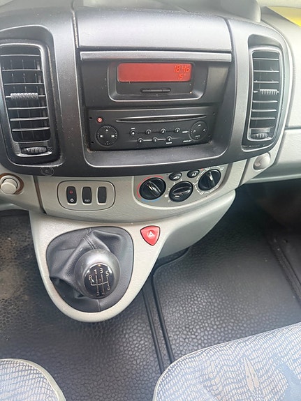 Renault Trafic 22 of 22