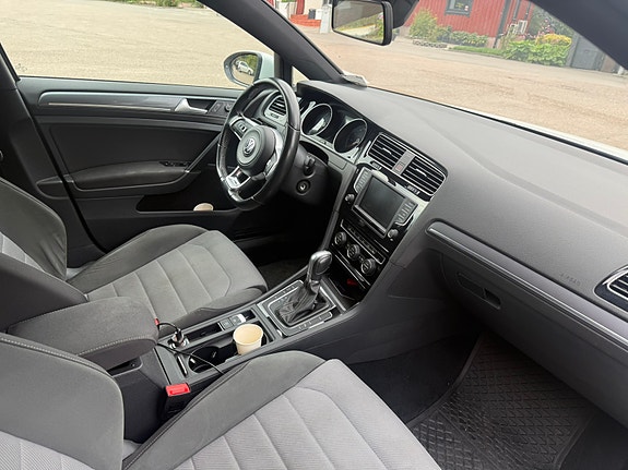 Volkswagen Golf VII 6 of 6