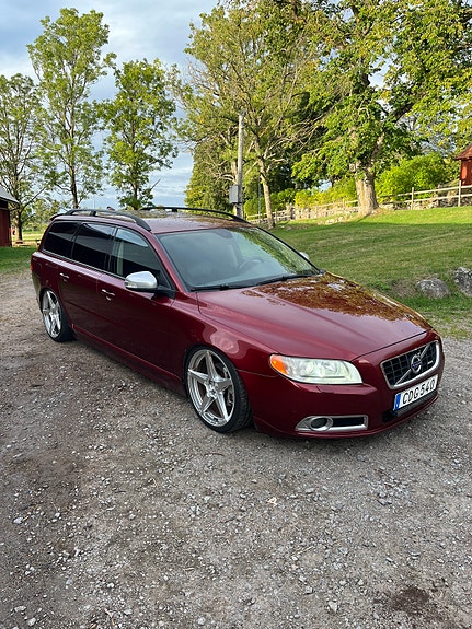 Volvo V70 4 of 12