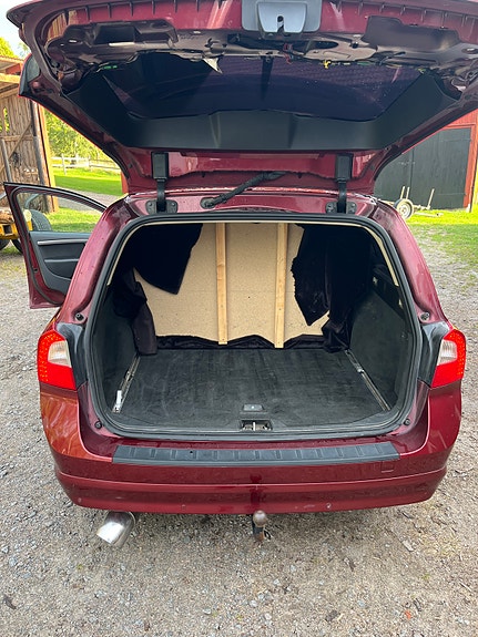 Volvo V70 11 of 12
