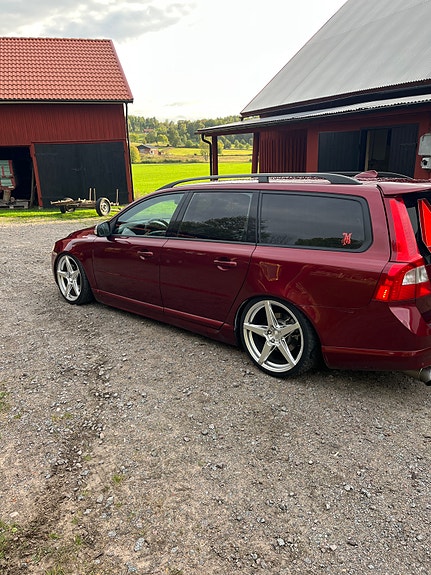 Volvo V70 7 of 12