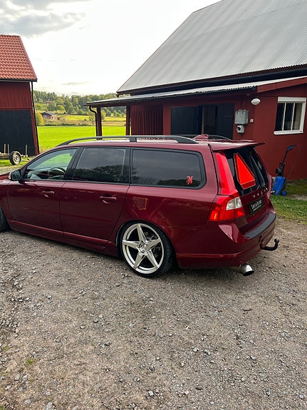 Volvo V70 6 of 12