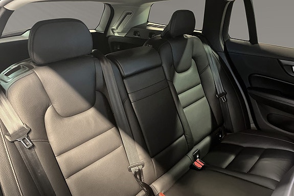 Volvo V60 14 of 18