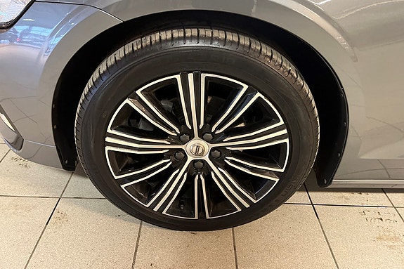 Volvo V60 13 of 18
