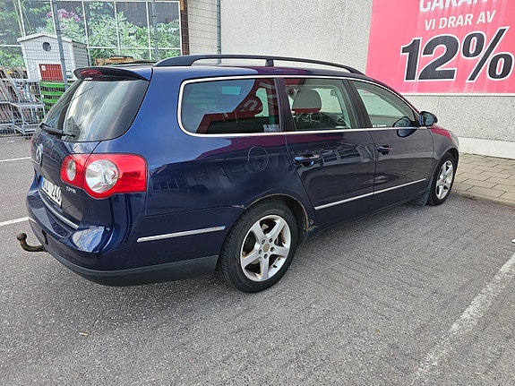 Volkswagen Passat 2 of 10