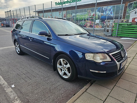Volkswagen Passat 4 of 10
