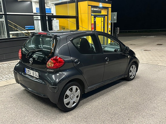 Toyota Aygo 4 of 5