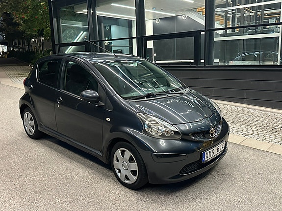 Toyota Aygo 3 of 5