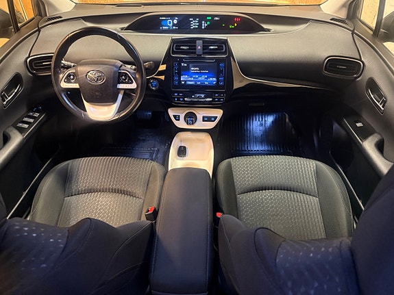 Toyota Prius 21 of 29