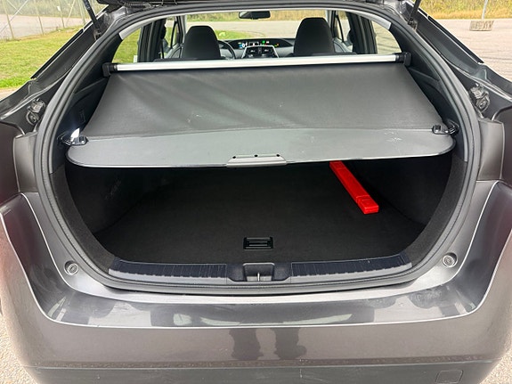 Toyota Prius 9 of 29