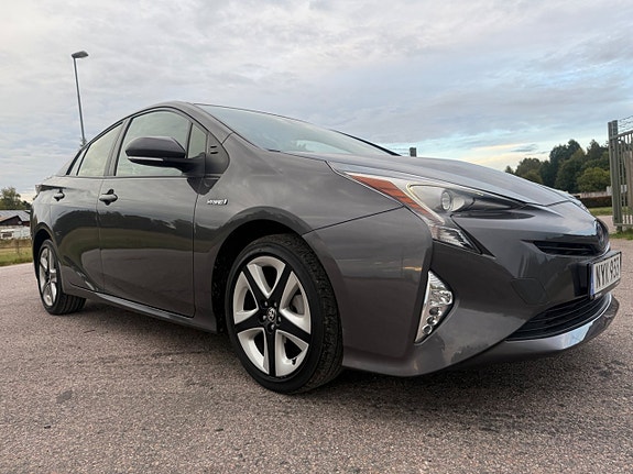 Toyota Prius 14 of 29