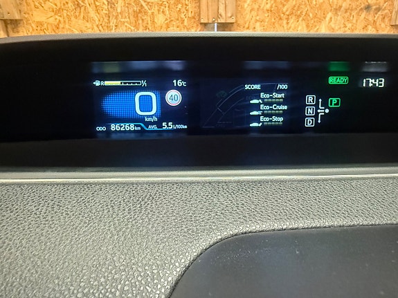 Toyota Prius 26 of 29