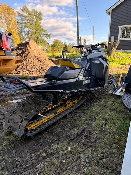 Ski-doo 6 of 8