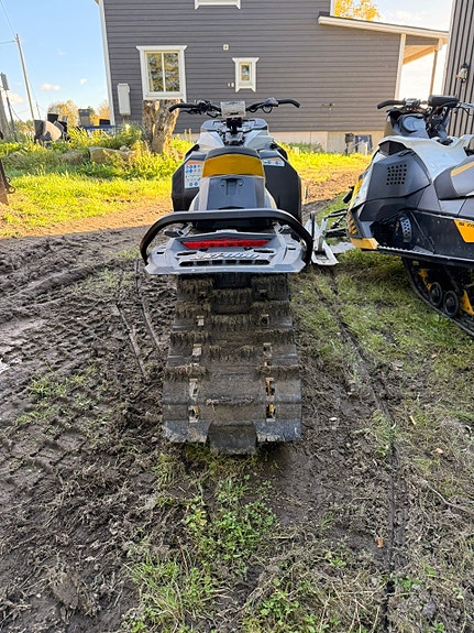 Ski-doo 7 of 8