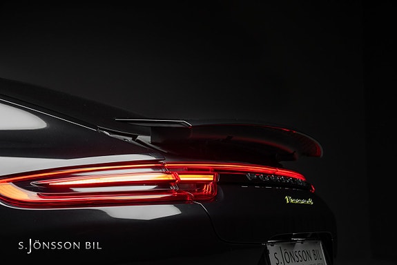 Porsche Panamera 4 8 of 18