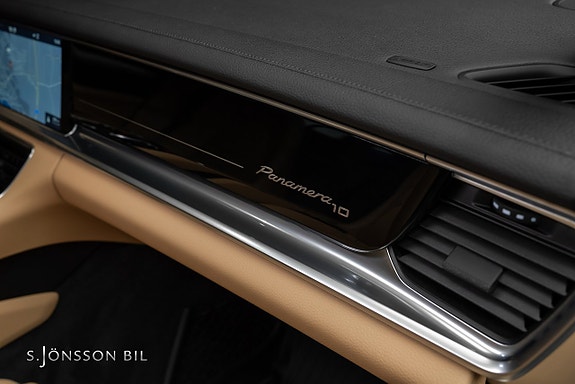 Porsche Panamera 4 13 of 18