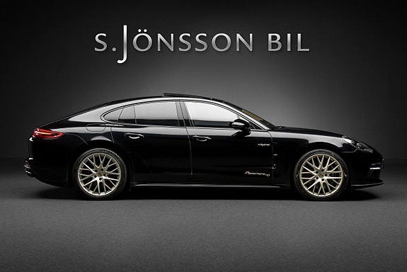 Porsche Panamera 4 3 of 18
