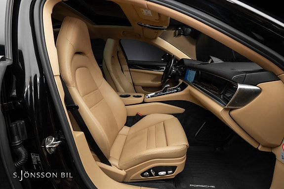 Porsche Panamera 4 12 of 18