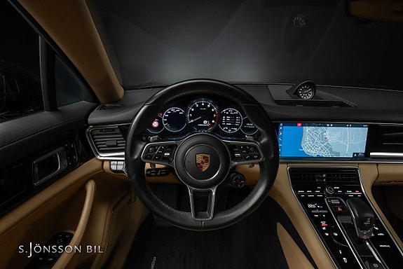 Porsche Panamera 4 17 of 18